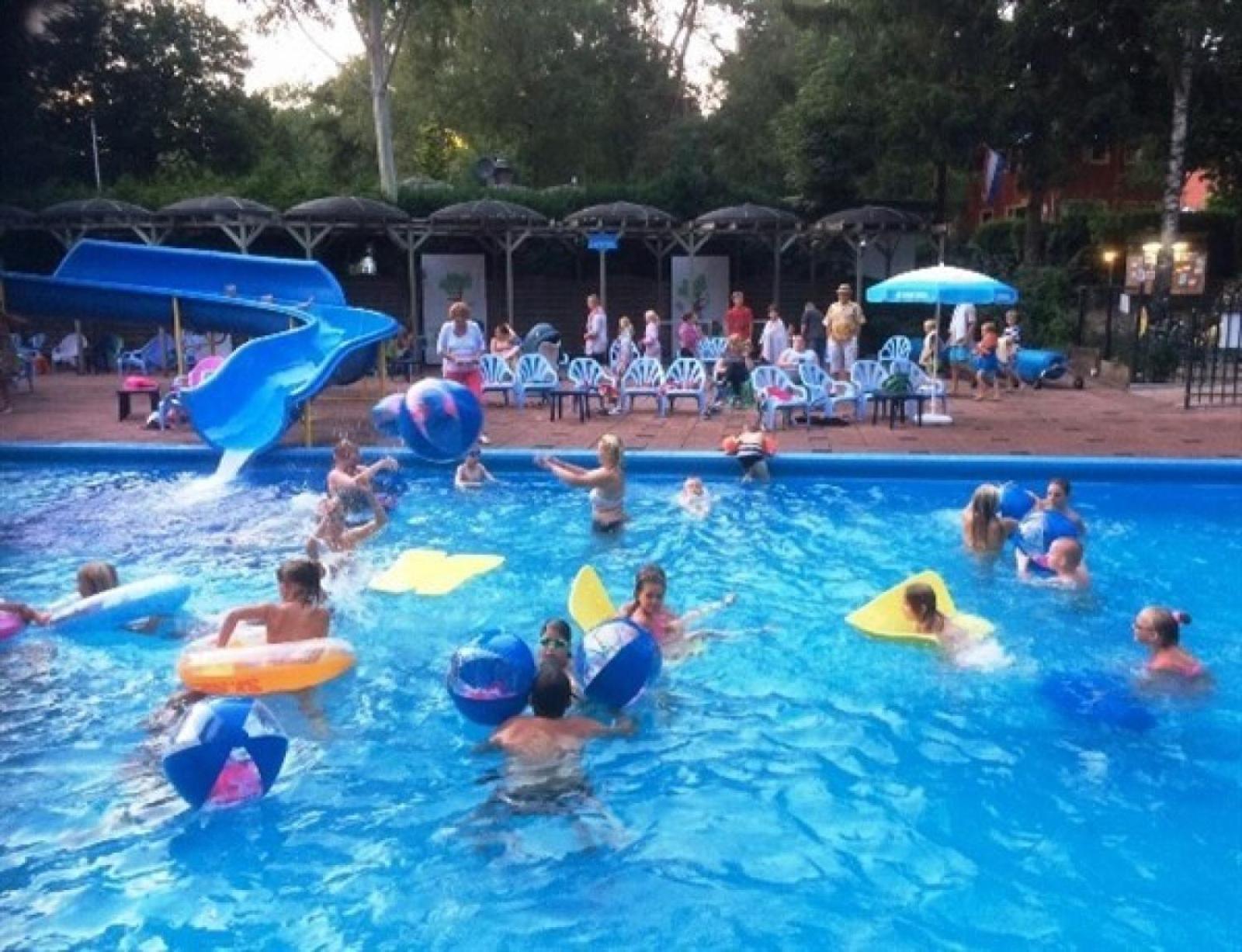 Het Veluwse Boshuisje Knus Chalet Met Omheinde Tuin Op De Veluwe Hoenderloo Bagian luar foto