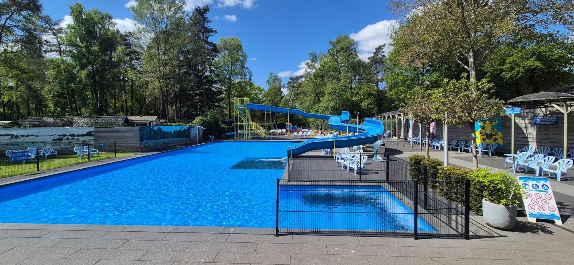 Het Veluwse Boshuisje Knus Chalet Met Omheinde Tuin Op De Veluwe Hoenderloo Bagian luar foto
